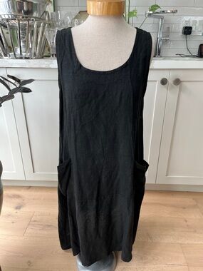 Pistache Black Sleeveless Scoop Neck 100% linen Dress with Loose Front Pockets